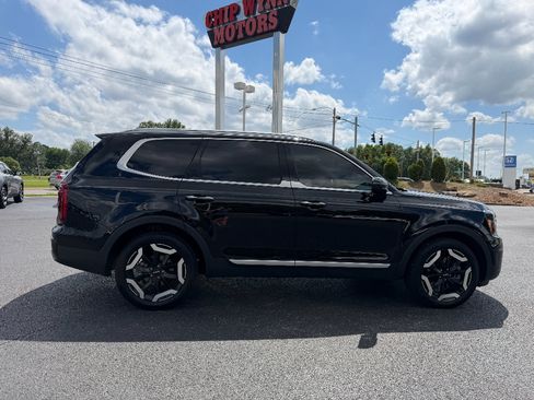 Used 2024 Kia Telluride S w/ S Sunroof Package FWD image 9