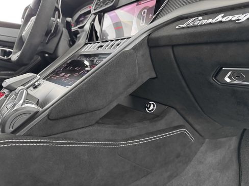 Used 2024 Lamborghini Urus Performante image 27