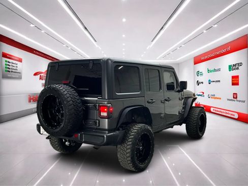 Used 2021 Jeep Wrangler Unlimited Sahara AWD/4WD image 7