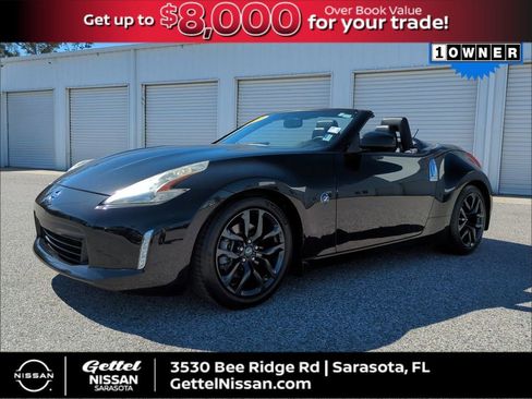 Used 2017 Nissan 370Z Touring image 1