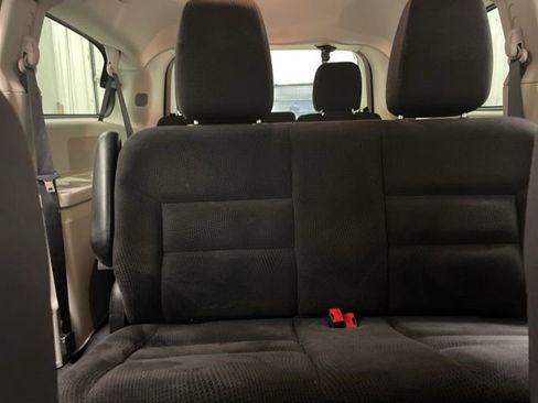 Used 2018 Dodge Grand Caravan SE w/ UConnect Hands-Free Group image 10