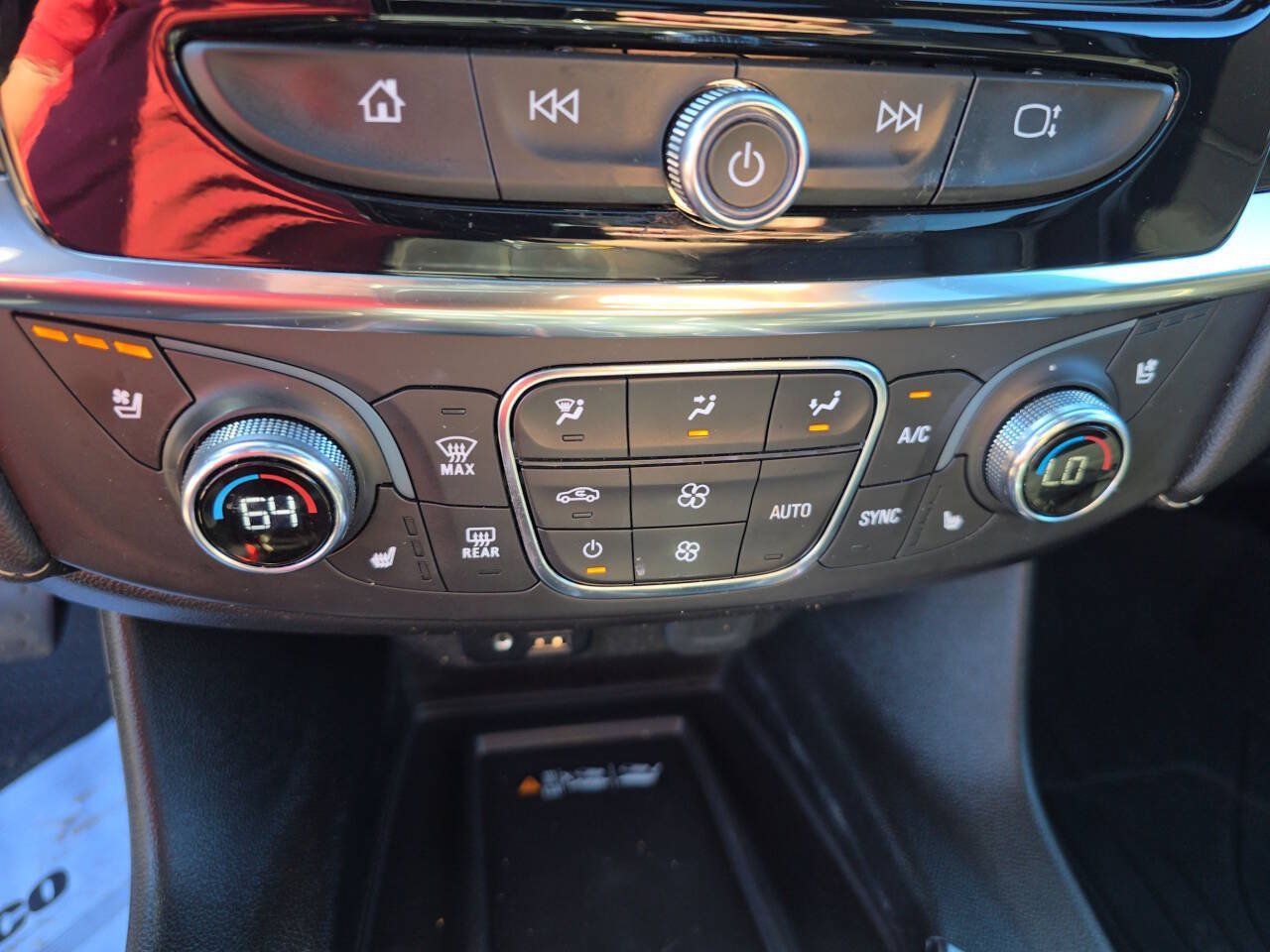 Used 2023 Chevrolet Traverse Premier w/ Redline Edition AWD/4WD image 30
