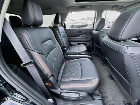 New 2026 Nissan Pathfinder Platinum AWD/4WD image 25