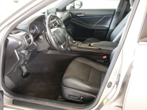 Certified 2021 Lexus IS 300 w/ Comfort Package image 4