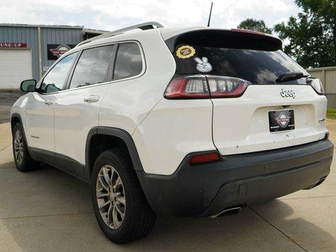 Used 2019 Jeep Cherokee Latitude Plus w/ Comfort/Convenience Group FWD image 4