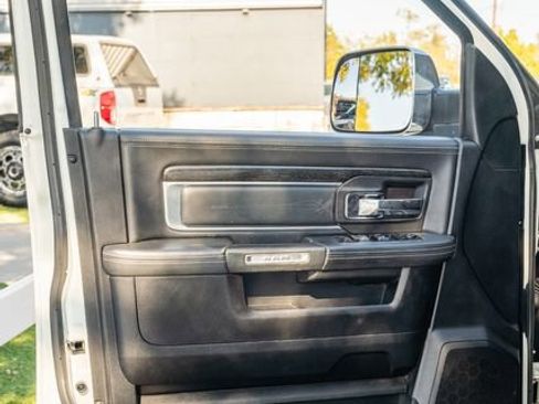 Used 2017 RAM 3500 Laramie Longhorn image 17