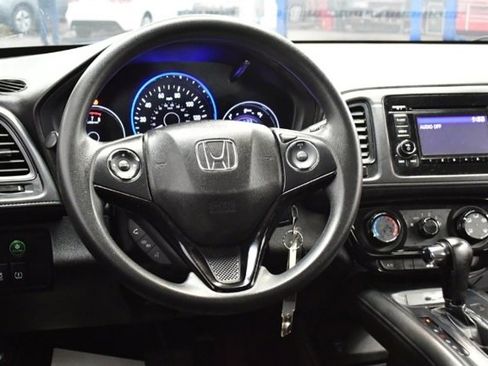 Used 2022 Honda HR-V EX image 3