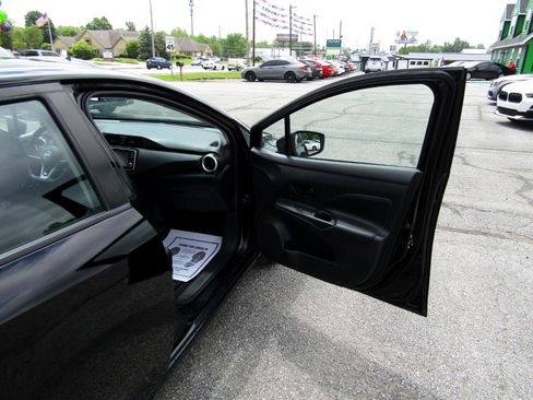 Used 2021 Nissan Versa S image 25