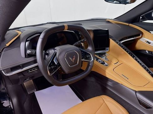 Used 2025 Chevrolet Corvette Stingray Preferred Cpe w/ 2LT image 11