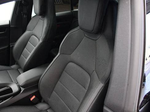 Certified 2025 Porsche Macan 4S Electric AWD/4WD image 43