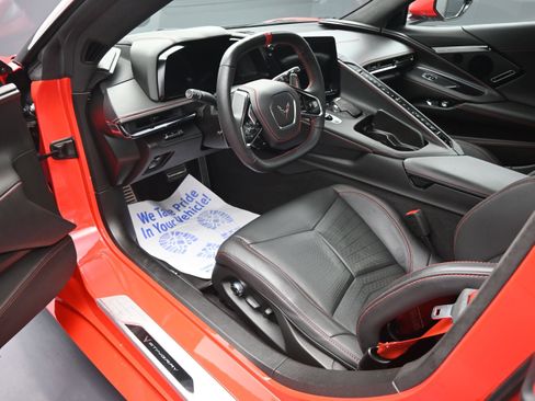 Used 2024 Chevrolet Corvette Stingray Premium Conv w/ Z51 Performance Package RWD image 12