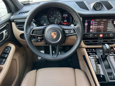Used 2025 Porsche Macan image 14