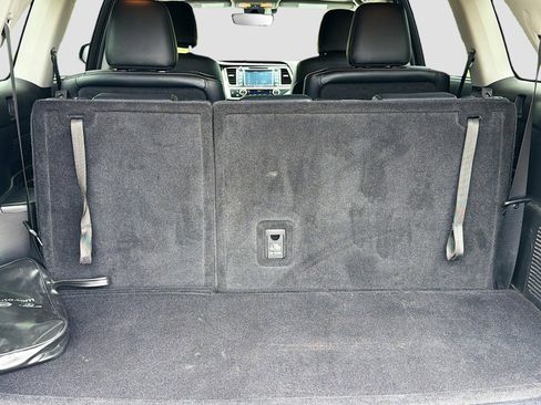Used 2019 Toyota Highlander Limited Platinum AWD/4WD image 32