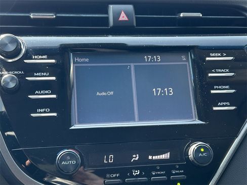 Used 2018 Toyota Camry SE image 26