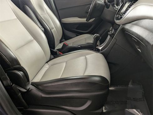 Used 2019 Chevrolet Trax Premier w/ LPO, Cargo Package image 33