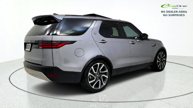 Used 2025 Land Rover Discovery S AWD/4WD image 8