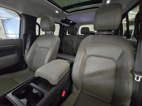 Used 2023 Land Rover Defender 110 SE AWD/4WD image 22