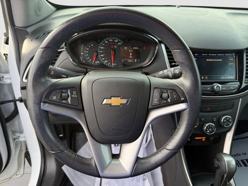 Used 2022 Chevrolet Trax LT w/ Driver Confidence Package image 13