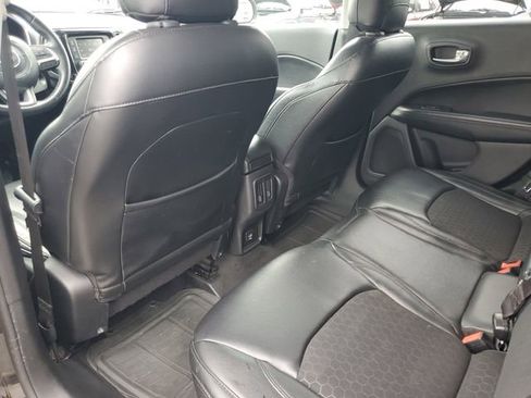 Used 2018 Jeep Compass Latitude FWD image 21