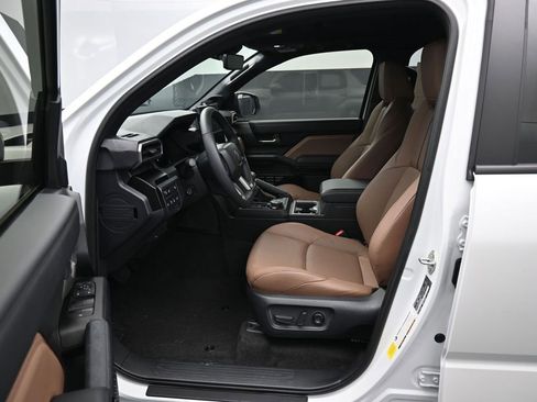 Certified 2025 Toyota 4Runner Limited image 9