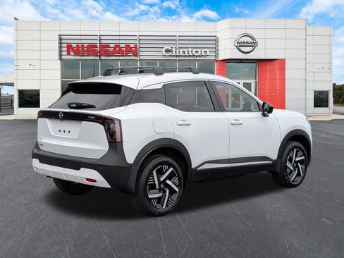 New 2026 Nissan Kicks SV w/ SV Premium Package FWD image 3