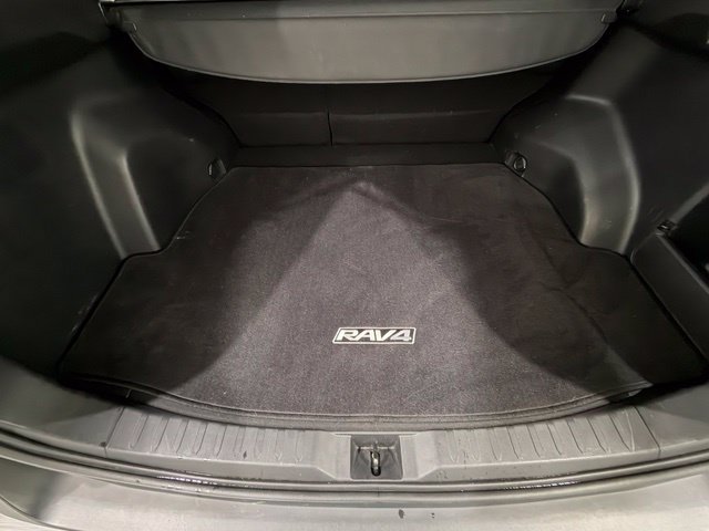 Used 2019 Toyota RAV4 LE w/ Carpet Mat Package FWD image 21