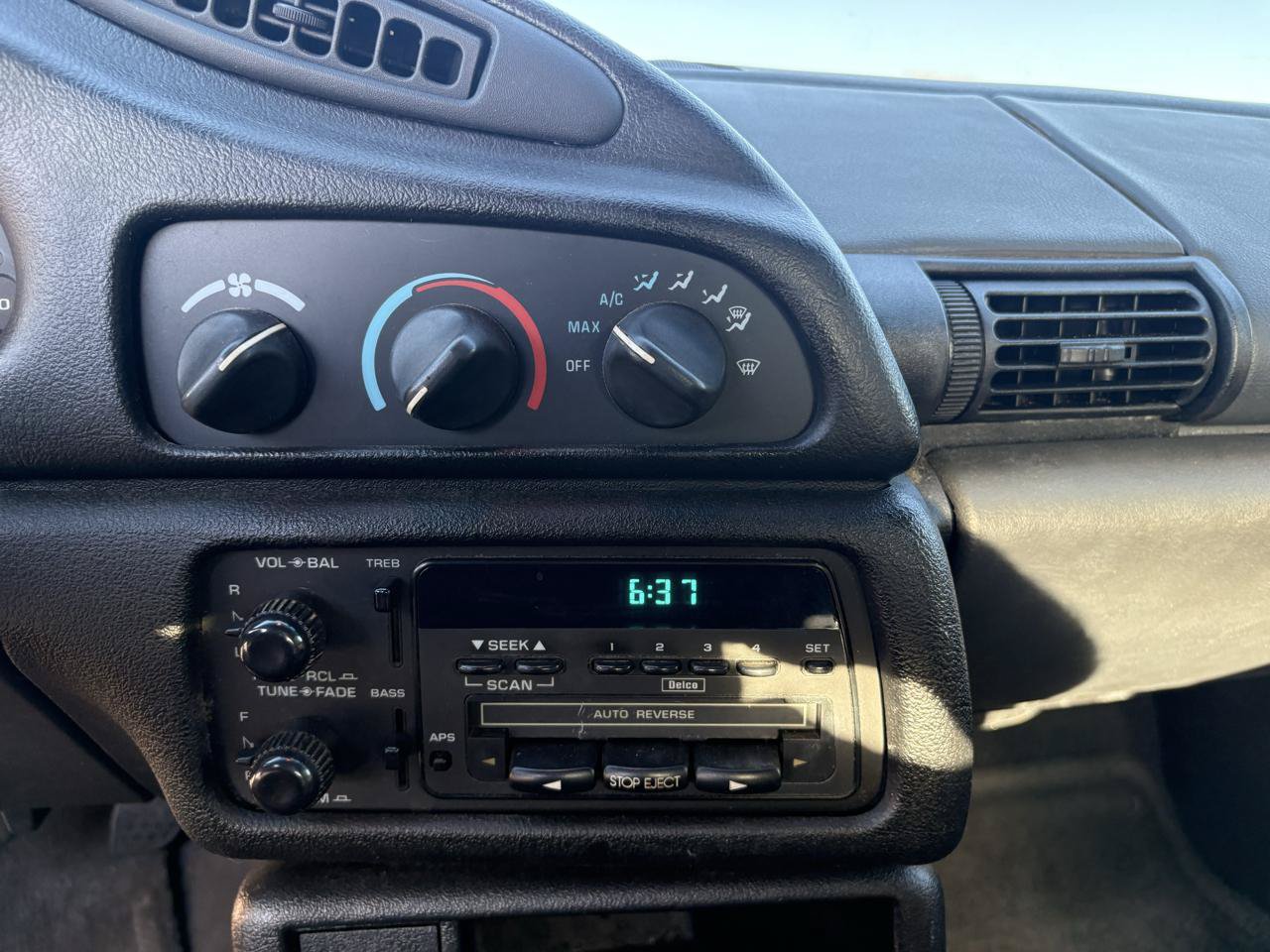 Used 1995 Chevrolet Camaro LT RWD image 30