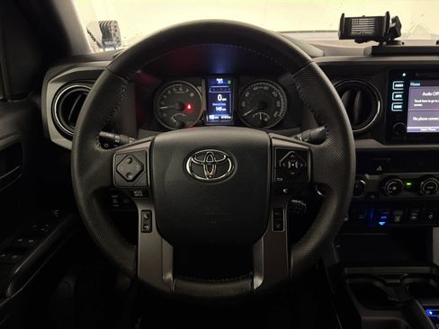 Used 2019 Toyota Tacoma TRD Sport image 17