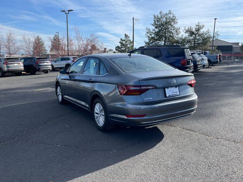 Used 2019 Volkswagen Jetta S image 3