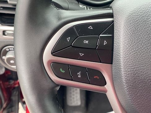 Used 2019 Jeep Cherokee Limited AWD/4WD image 18