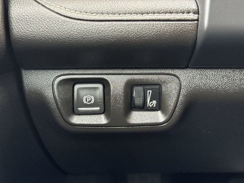 Used 2020 GMC Acadia SLT w/ Premium Package FWD image 17