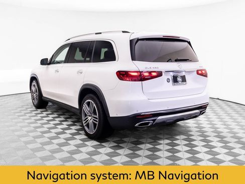 Used 2024 Mercedes-Benz GLS 450 4MATIC image 3