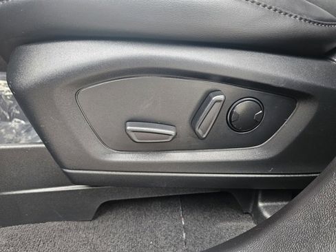 Used 2023 Ford Explorer XLT w/ Equipment Group 202A image 40