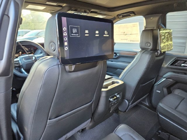 New 2026 GMC Yukon Denali w/ Denali Reserve Package AWD/4WD image 18