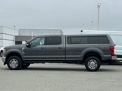 Used 2017 Ford F250 Lariat w/ Lariat Value Package AWD/4WD image 7