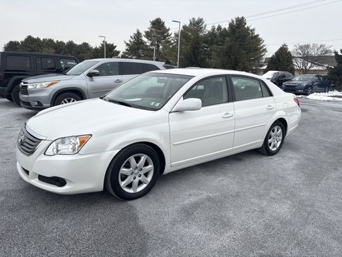Used 2010 Toyota Avalon XLS image 3