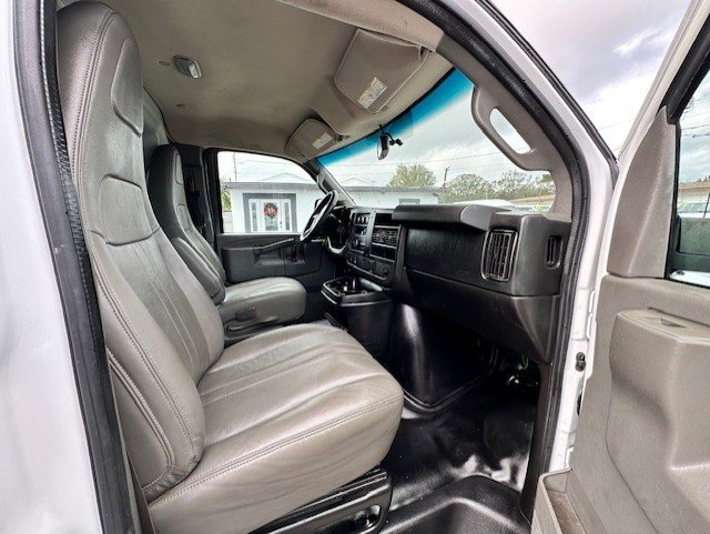 Used 2016 Chevrolet Express 2500 RWD image 20