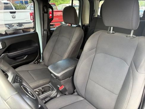 Used 2023 Jeep Gladiator Sport AWD/4WD image 22
