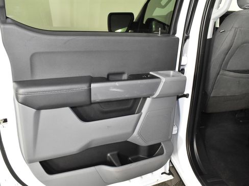 Used 2022 Ford F150 XLT image 48