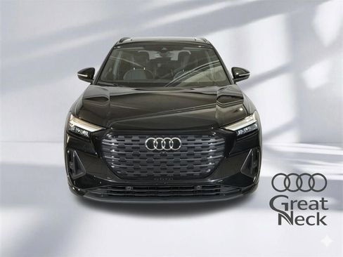 Used 2024 Audi Q4 e-tron Premium AWD/4WD image 21