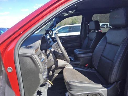 Used 2024 Chevrolet Suburban High Country image 6