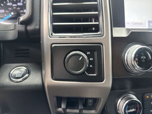 Used 2021 Ford F350 Platinum AWD/4WD image 32