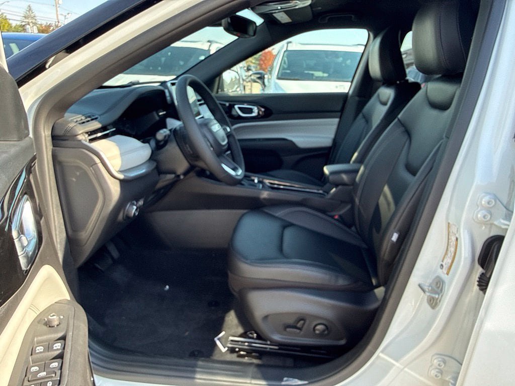 New 2026 Jeep Compass Limited AWD/4WD image 16