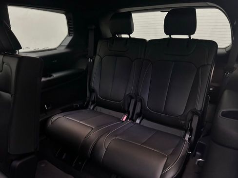 New 2025 Jeep Grand Cherokee L Limited w/ Black Appearance Package image 15