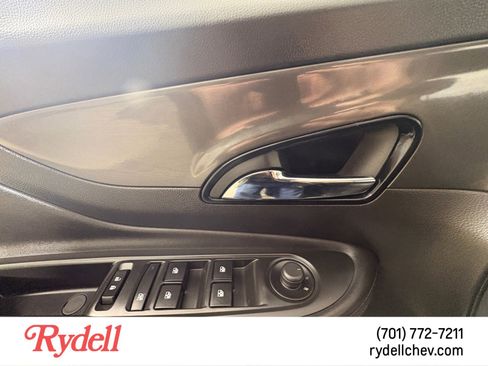 Used 2018 Buick Encore Preferred image 11