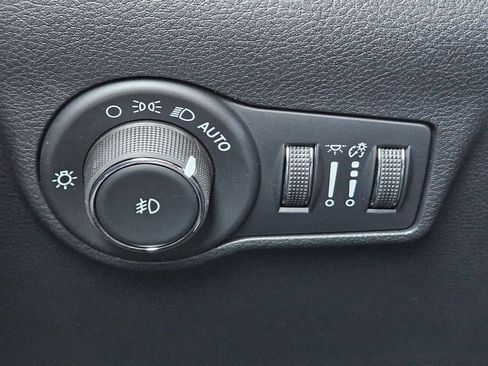 New 2025 Jeep Compass Limited w/ Sun & Sound Group image 22