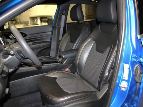 Used 2023 Jeep Compass Altitude w/ Convenience Group image 23