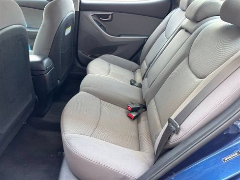 Used 2015 Hyundai Elantra SE w/ Option Group 02 FWD image 18
