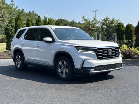 Used 2024 Honda Pilot EX-L image 2