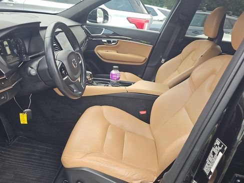 Used 2018 Volvo XC90 T6 Momentum w/ Convenience Package AWD/4WD image 4